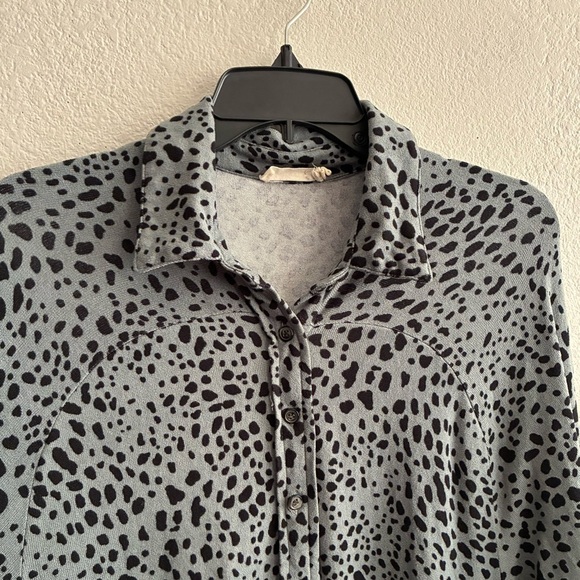 Millibon Black and Gray Animal Print Button-Down Shirt S - Picture 7 of 12
